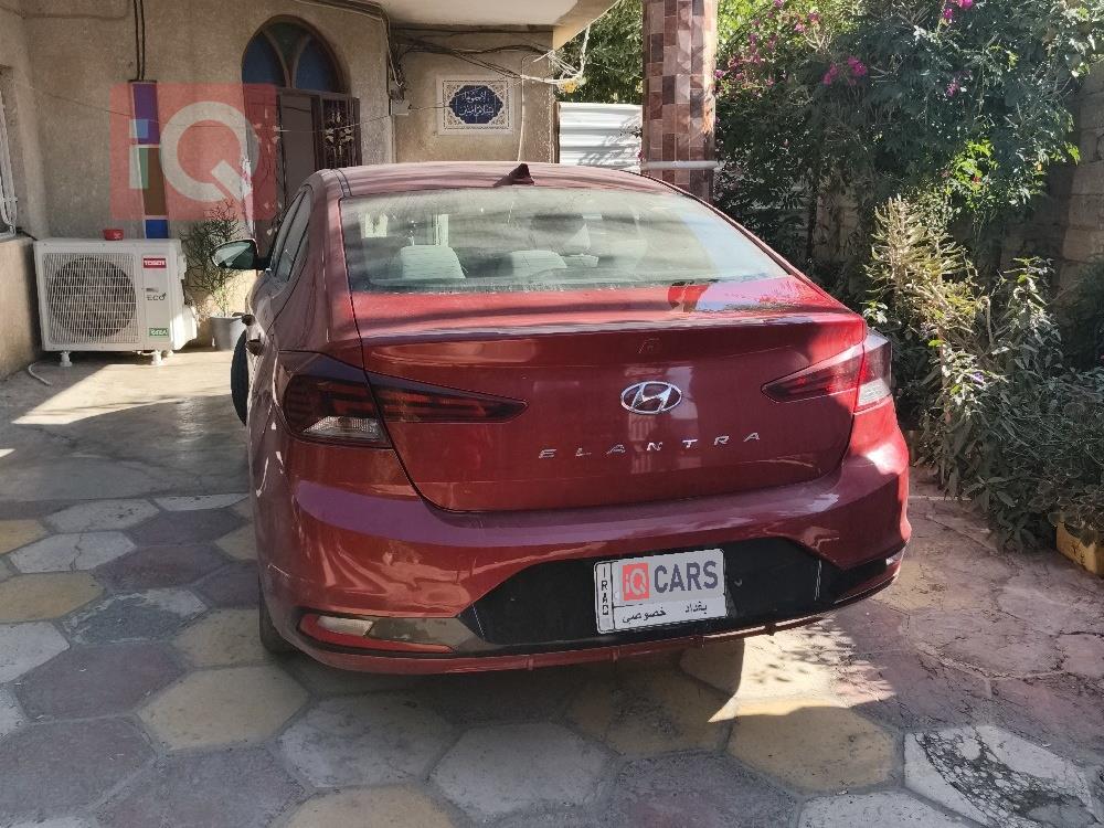 هیوندای ئەلەنترا